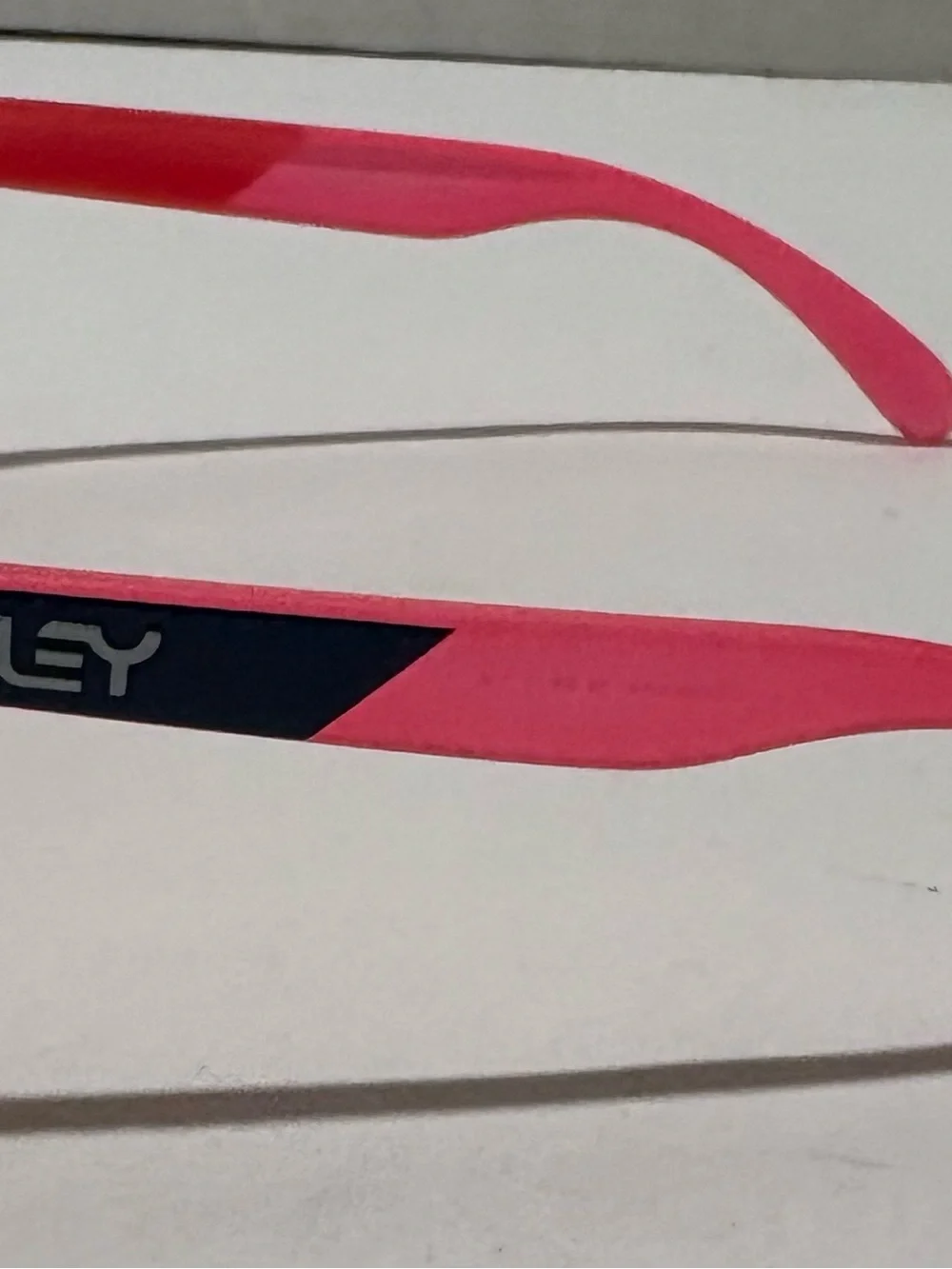 Men's Oakley Sunglasses - Classic Polarized Style